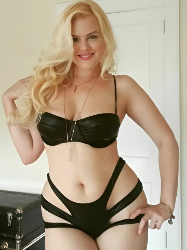 Ангелина привлекательная девушка из Могилева цена от 3000 руб