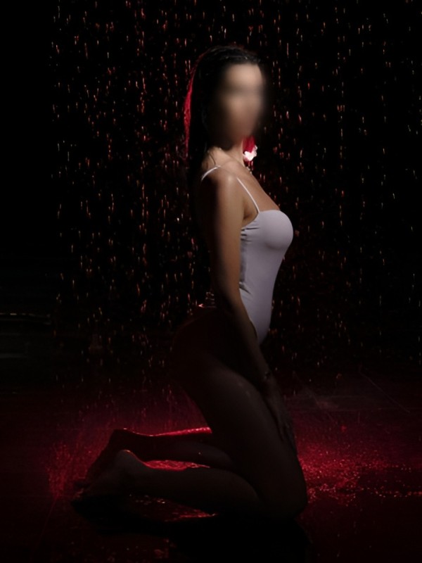 Индира привлекательная девушка из Могилева цена от 5000 руб